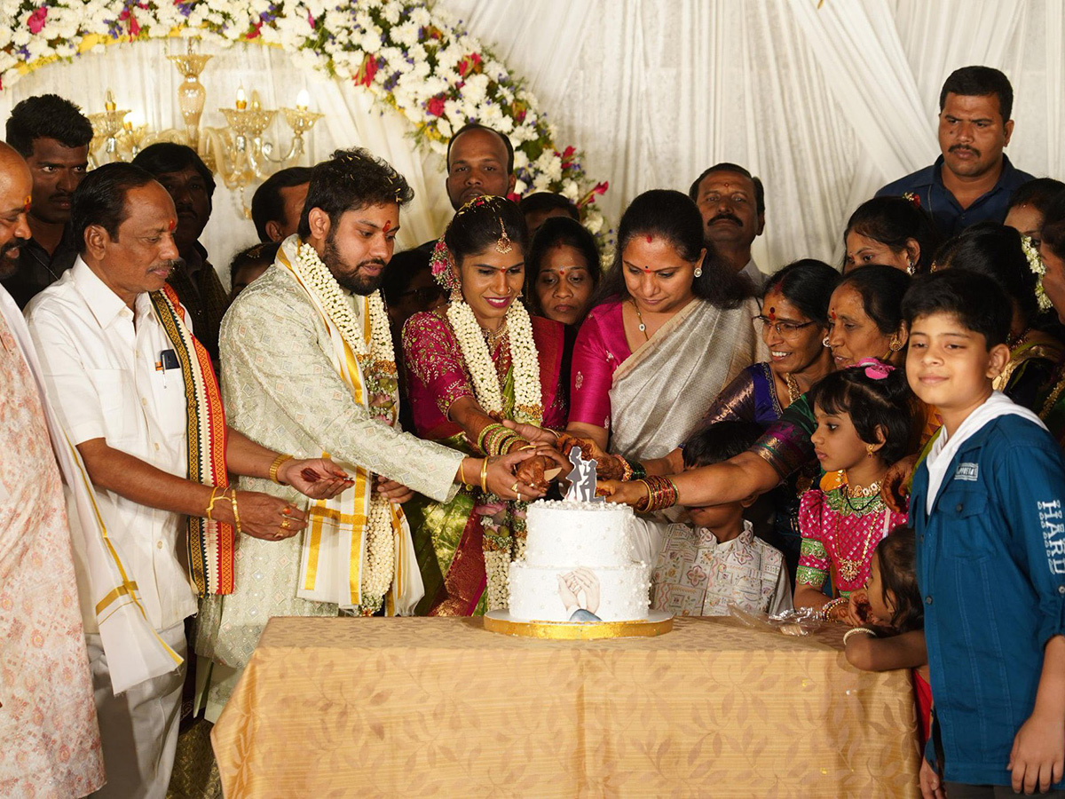 బీఆర్‌ఎస్‌ యువ కార్పొరేటర్‌ హేమ సామల వివాహ వేడుకలో ప్రముఖుల సందడి ... - Goes Marriage